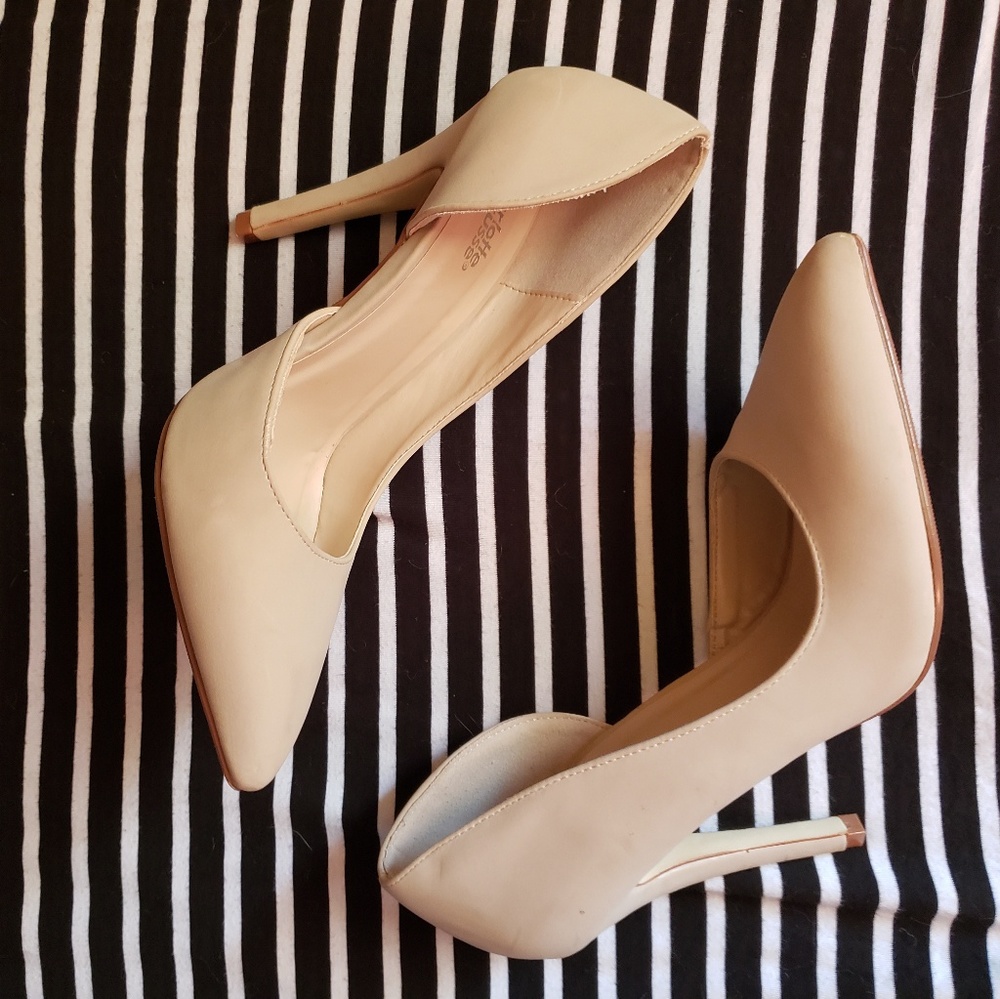 Charlotte Russe Nude Pumps Size 9